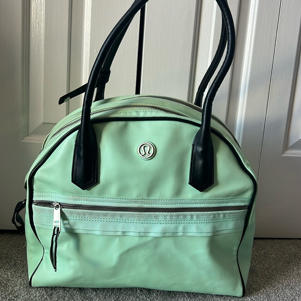 LULULEMON mint green yoga bag